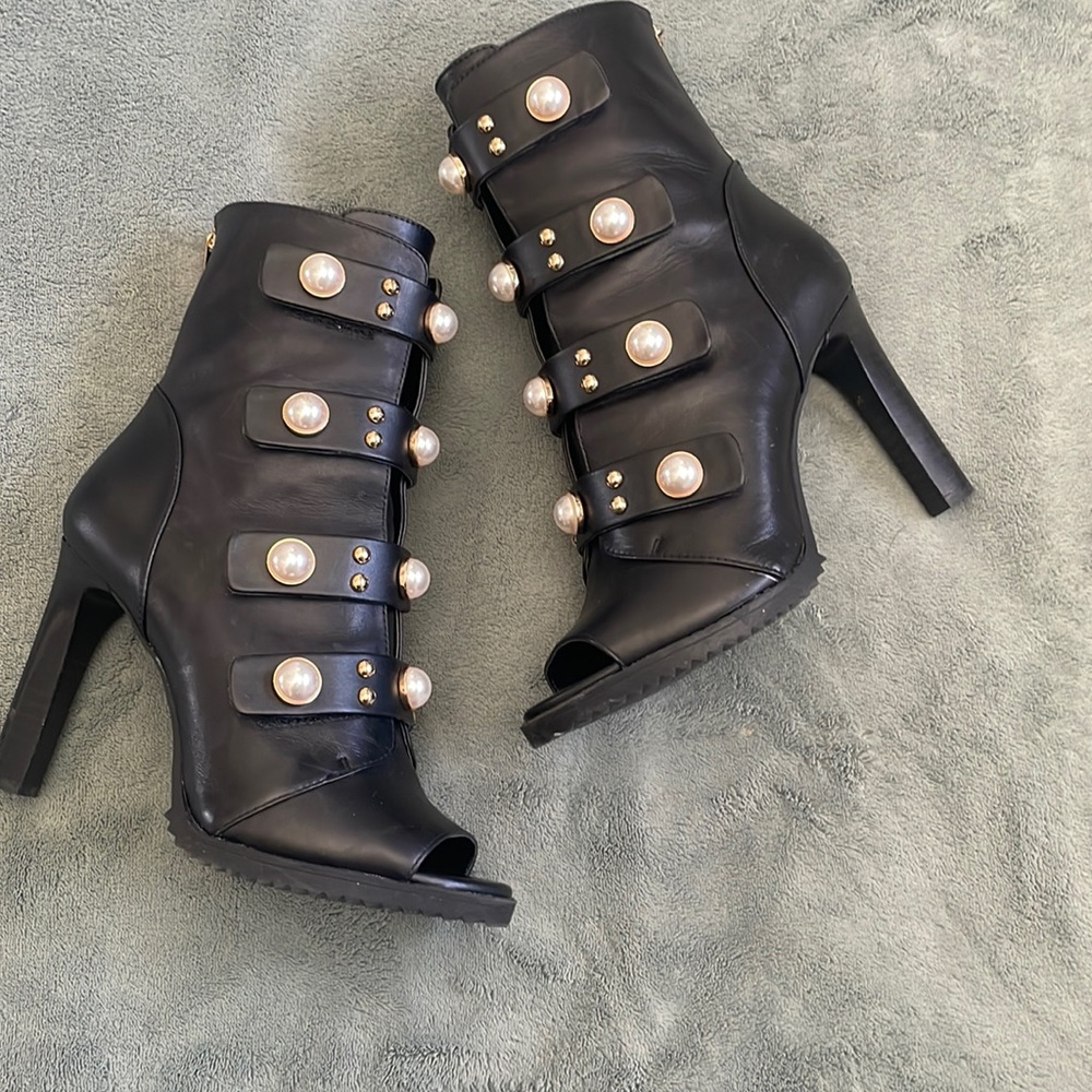 Karl Lagerfeld Pearl Gold Leather Booties sz. 8